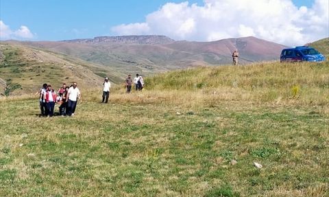 Erzurum'da Biçerdöver Kazası: Ambülans Helikopterle Hastaneye Sevk Edildi