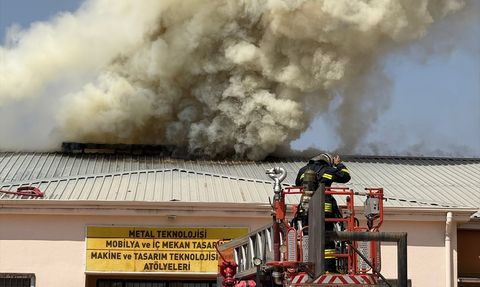 Gaziantep'te Lise Atölyesinde Yangın Çıktı