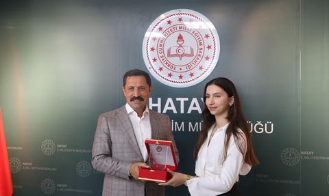 Hatay'da Başarılı Öğrenciler Ödüllendirildi