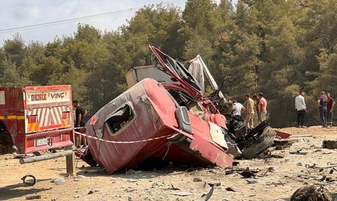 Hatay'da Freni Arızalanan Vinç, Park Halindeki Tıra Çarptı: Bir Kayıp