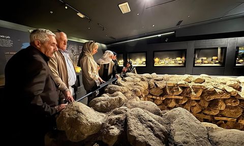 Huzurevi Sakinleri Van'ın Tarihi Güzelliklerini Keşfediyor