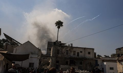 İsrail'in Gazze Şeridi'ne Saldırılarında Ölü Sayısı 61'e Yükseldi