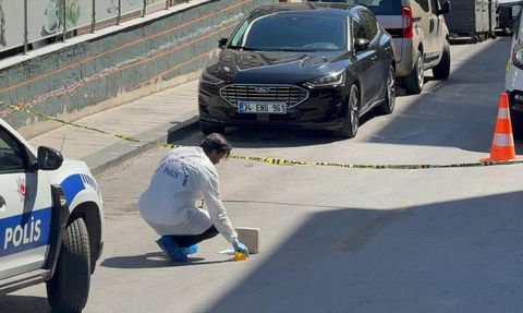 İstanbul'da Soygun Girişimi: Kuyumcuya Ateş Açıldı