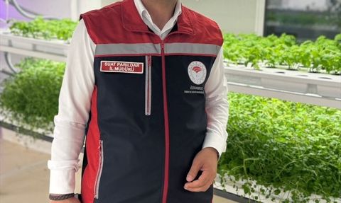 İstanbul Kapalı Dikey Tarım ile Yerli Biber Fidesi Üretimi