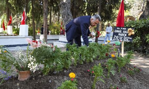 İzmir'de 15 Temmuz Anma Töreni Düzenlendi