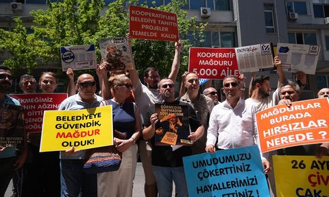 İzmir'de Kooperatif Mağdurlarından Yolsuzluk Soruşturması İçin Destek Açıklaması