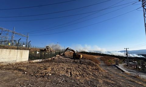 İzmir Urla'da Orman Yangınına Müdahale Devam Ediyor