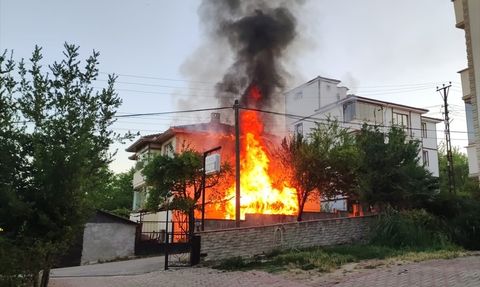 Karabük'te Müstakil Evde Yangın Çıktı