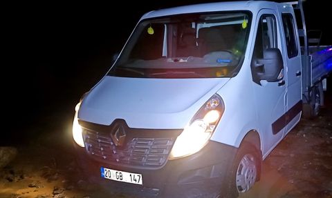 Kars'ta Sel ve Heyelan 11 Aracı Mahsur Bıraktı