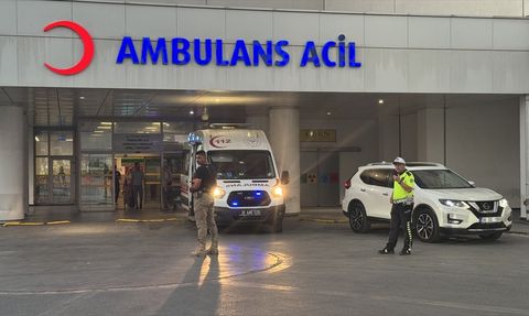 Kayseri'de Kamyon ile Otomobil Çarpıştı: 2 Polis Yaralı