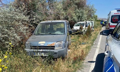 Kayseri'de Trafik Kazası: 1 Ölü, 8 Yaralı