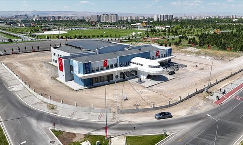 Kayseri'de Uçağı Andıran Yeni Havacılık Lisesi Tanıtıldı