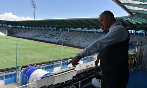 Kazım Karabekir Stadyumu'nda Hibrit Çim Çalışmaları Devam Ediyor