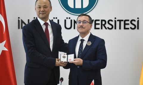 Kırgızistan'dan İnönü Üniversitesi'ne Ödül