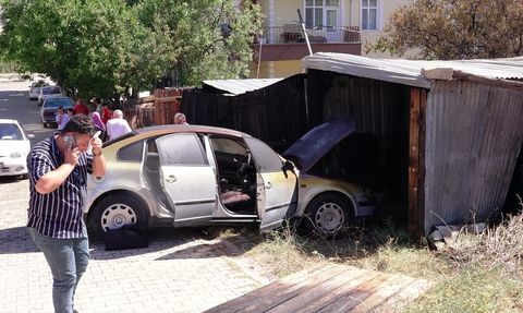 Kırıkkale'de Otluk Alanda Yangın: Garaja Sıçradı