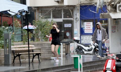 Kırklareli'de Sağanak Yağış Hava Sıcaklığını Düşürüyor