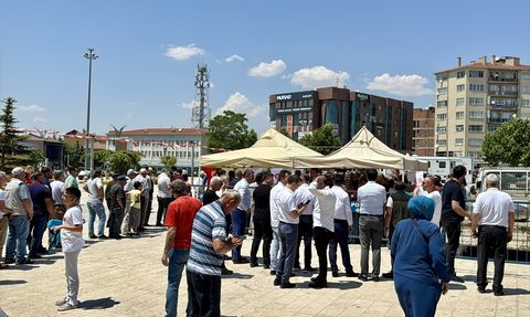 Kırşehir'de Şehit Ailelerine Aşure İkramı