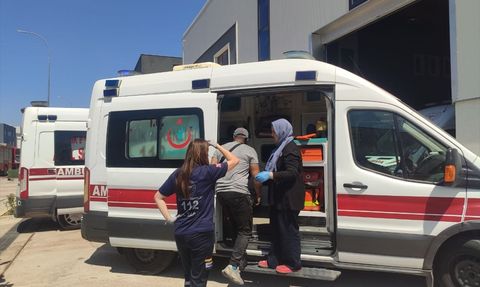 Kocaeli'de Fabrika Yangını: 5 İşçi Dumandan Etkilendi