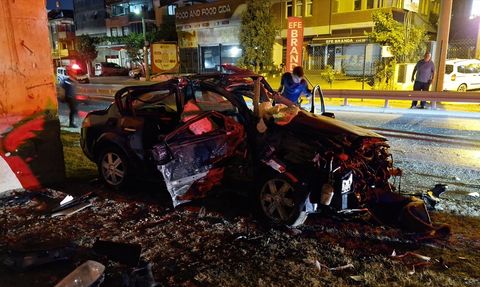 Kocaeli'de Trafik Kazası: Sürücü Hayatını Kaybetti