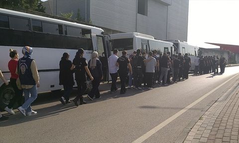 Kocaeli'de Dolandırıcılık Operasyonu: 26 Kişi Tutuklandı