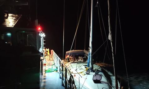 Köyceğiz'de Sürüklenen Teknedeki 6 Kişi Kurtarıldı