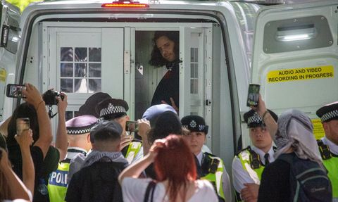 Londra'da Palestine Action Grubuna Destek Gösterisi