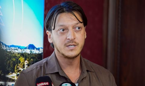 Mesut Özil, Futbol Akademisi Kuruyor