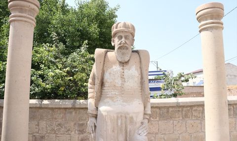 Mimar Sinan'ın Heykeli Onarıldı