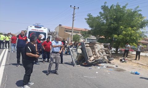 Nevşehir'de Otomobil ve Motosiklet Çarpıştı: 3 Yaralı