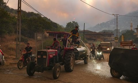 Ödemiş Orman Yangınında Müdahale Devam Ediyor