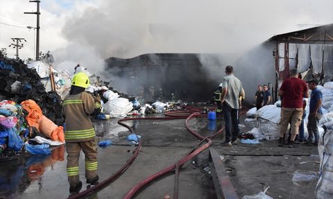 Ordu'daki Geri Dönüşüm Tesisinde Yangın Kontrol Altına Alındı