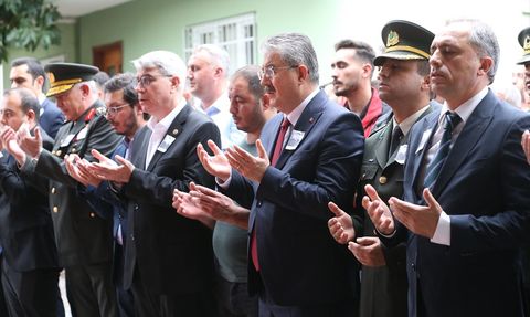 Osmaniye'de Şehit Uzman Çavuş Servet Ökkeş Çakır'ın Cenazesi Toprağa Verildi