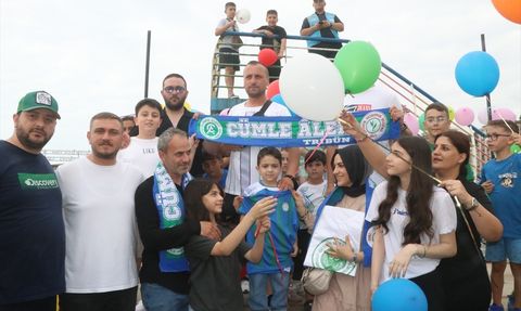 Rize'de Kanseri Yenen Çocuk İçin Balonlar Gökyüzüne Bırakıldı