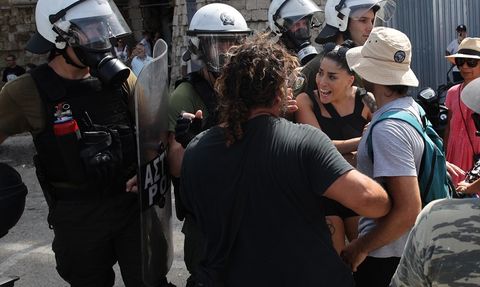 Rodos'ta İsrailli Turistleri Taşıyan Geminin Protesto Edilmesi