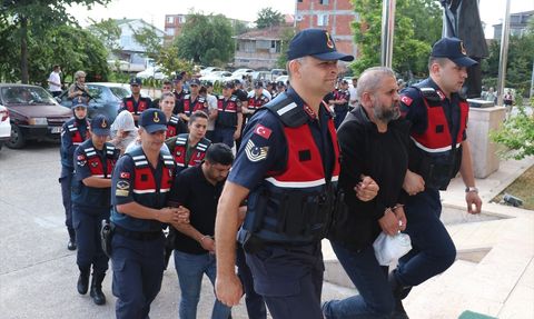 Sakarya'da Araç Dolandırıcılığına 6 Tutuklama