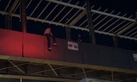 Şanlıurfa'da Üst Geçitten Düşen Polis Memuru Hastaneye Sevk Edildi