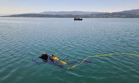 Sapanca Gölü'nde İçme Suyu Hattı Temizliği Başladı
