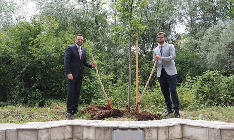Saraybosna'da Büyükelçi Emin Akseki İçin Hatıra Fidanı Dikildi