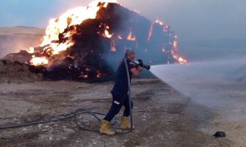 Siirt'te Saman Balyalarında Yangın Kontrol Altına Alındı