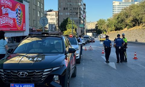 Şişli'de Emniyet 'Huzur' Uygulaması Gerçekleştirdi