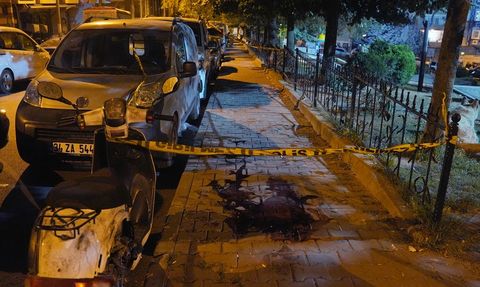 Sultangazi'de Bıçaklı Saldırı: Genç Hayatını Kaybetti