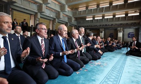 TBMM Başkanı Kurtulmuş, Şehitler İçin Mevlid-i Şerif Programına Katıldı