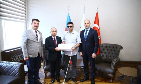 TİKA, Azerbaycan'daki Görme Engelli Gazilere Akıllı Baston Desteği Sağladı