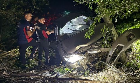 Tokat'ta Devrilen Otomobilde 6 Kişi Yaralandı