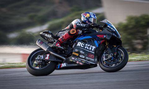 Toprak Razgatlıoğlu İngiltere'de Üst Üste 3 Yarış Kazandı