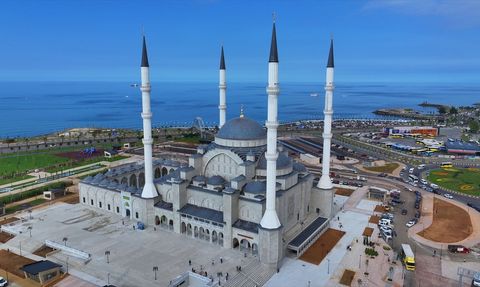 Trabzon'da Hanife Hatun Camisi'nin İncelemesi Yapıldı