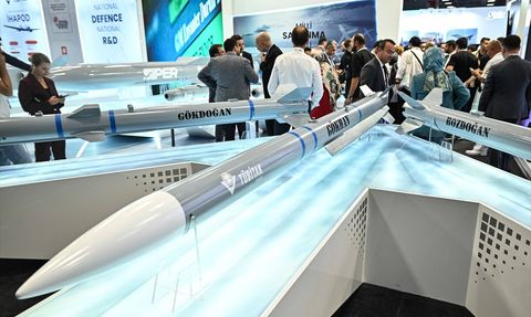 TÜBİTAK'ın GÖKHAN Hava-Hava Füzesi İlk Kez Tanıtıldı