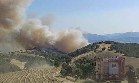Uşak ve Manisa'daki Yangınlara Hızla Müdahale Ediliyor