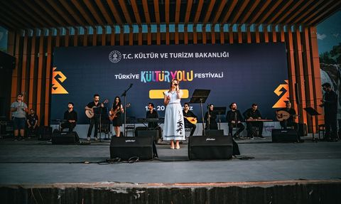Van Kültür Yolu Festivali Renkli Etkinliklerle Devam Ediyor