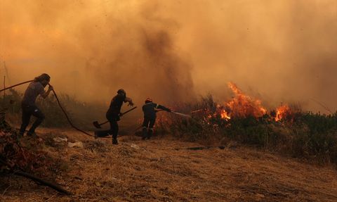 Yunanistan'da Yangınlar Yüksek Sıcaklıklardan Kaynaklanıyor